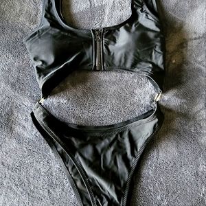 ZAFUL BNWT One piece zipper swimsuit